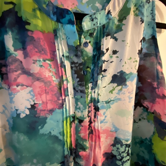 Liz Sleeveless Summer Blouse! - Picture 3 of 6